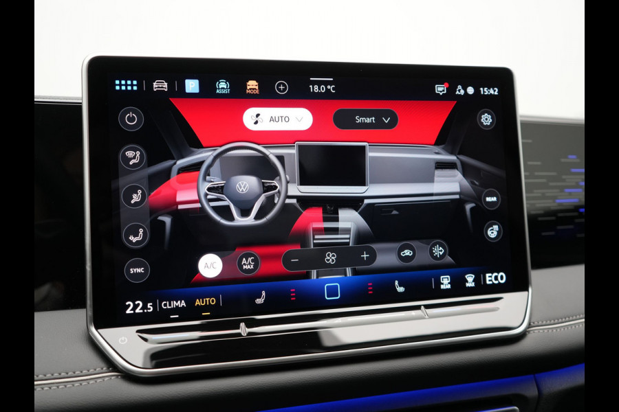 Volkswagen Tiguan 1.5 eHybrid Elegance PHEV 272pk Dealer O.H. | Trekhaak Af Fabriek | Adaptive Cruise | 360 Camera | Alcantara Sportstoelen Massage & Verwarmd | IQ Light | Stuur Verwarmd | Sfeerverlichting | Keyless | Blis | Virtual | Plug In Hybrid |