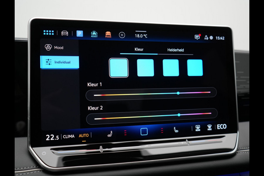 Volkswagen Tiguan 1.5 eHybrid Elegance PHEV 272pk Dealer O.H. | Trekhaak Af Fabriek | Adaptive Cruise | 360 Camera | Alcantara Sportstoelen Massage & Verwarmd | IQ Light | Stuur Verwarmd | Sfeerverlichting | Keyless | Blis | Virtual | Plug In Hybrid |