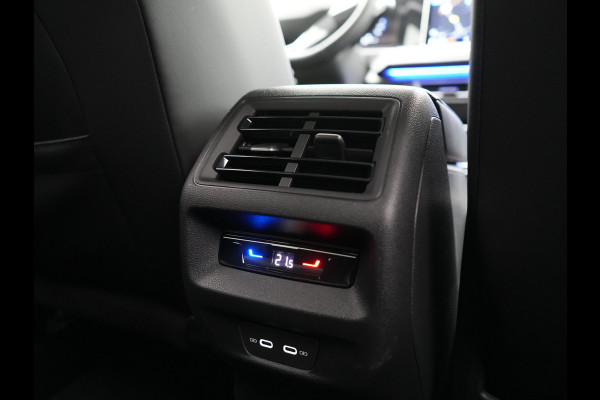 Volkswagen Tiguan 1.5 eHybrid Elegance PHEV 272pk Dealer O.H. | Trekhaak Af Fabriek | Adaptive Cruise | 360 Camera | Alcantara Sportstoelen Massage & Verwarmd | IQ Light | Stuur Verwarmd | Sfeerverlichting | Keyless | Blis | Virtual | Plug In Hybrid |