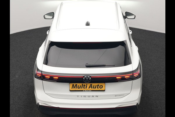 Volkswagen Tiguan 1.5 eHybrid Elegance PHEV 272pk Dealer O.H. | Trekhaak Af Fabriek | Adaptive Cruise | 360 Camera | Alcantara Sportstoelen Massage & Verwarmd | IQ Light | Stuur Verwarmd | Sfeerverlichting | Keyless | Blis | Virtual | Plug In Hybrid |