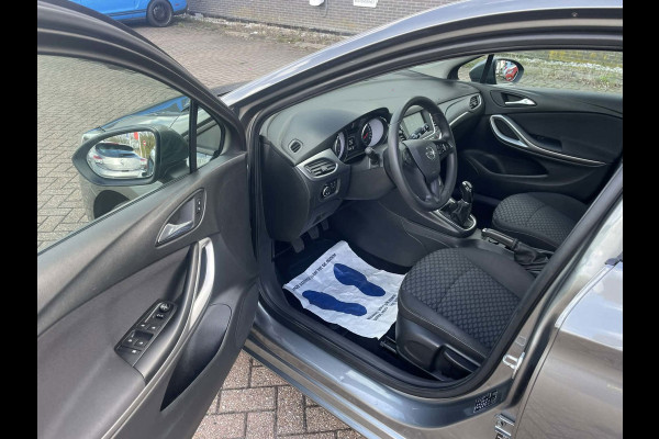 Opel Astra Sports Tourer 1.2 Business Edition