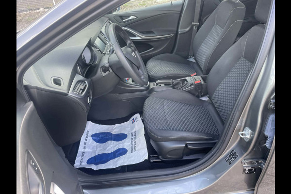 Opel Astra Sports Tourer 1.2 Business Edition