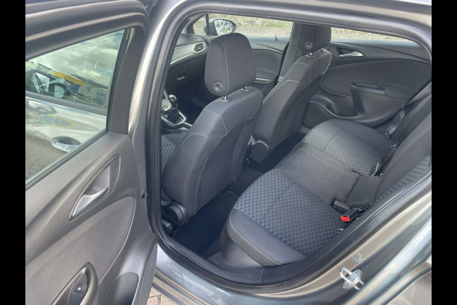 Opel Astra Sports Tourer 1.2 Business Edition