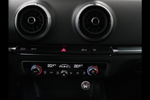 Audi A3 30 TFSI Sport | Sportstoelen | Full LED | Navigatie | Parkeerhulp | Climate control | Bluetooth | 17'' | Cruise control
