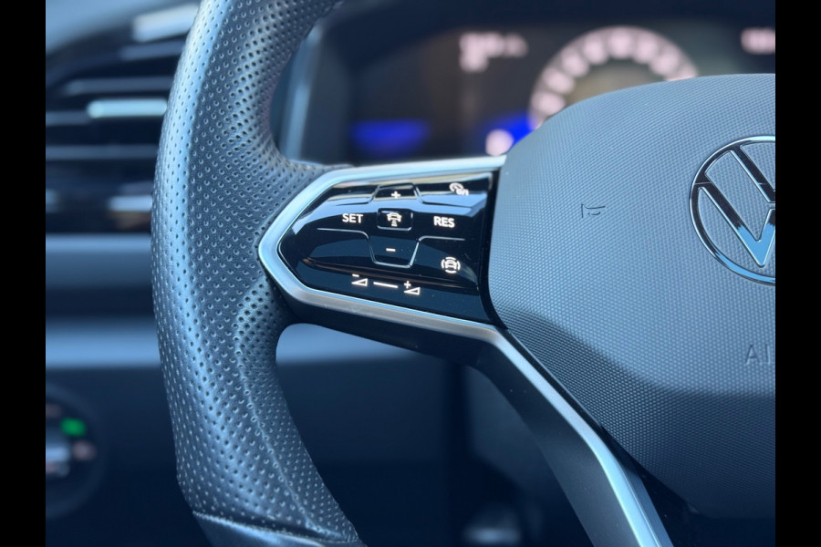 Volkswagen T-Roc 1.5 TSI R-Line Business Pano/AppleCarplay