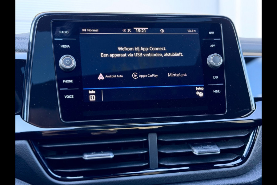 Volkswagen T-Roc 1.5 TSI R-Line Business Pano/AppleCarplay