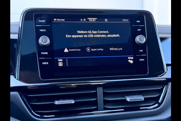 Volkswagen T-Roc 1.5 TSI R-Line Business Pano/AppleCarplay