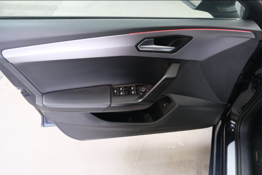 Seat Leon Sportstourer 1.5 eTSI FR Business Intense Automaat - N.A.P. Airco, Cruise, Virtual Display, Camera, PDC.