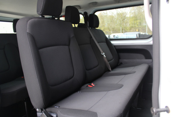 Renault Trafic Passenger 2.0 dCi 120 Grand Life 120pk 9 Zits - Prijs incl. BTW - Airco - Cruise - LED - Navi - Bluetooth - Rijklaar