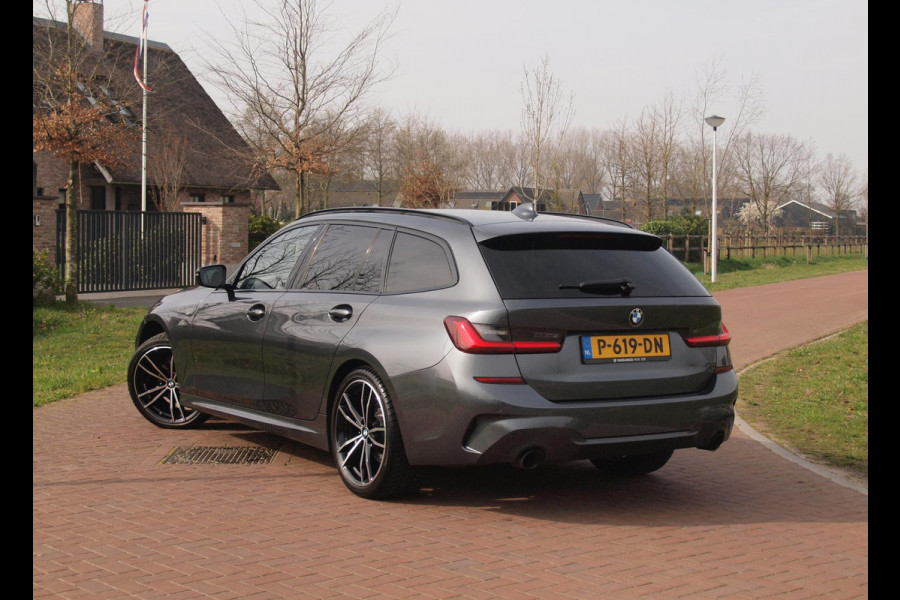 BMW 3 Serie Touring 318i Business Edition | M-pakket | Sfeerverlichting | Automaat | Apple Carplay | NL-Auto |