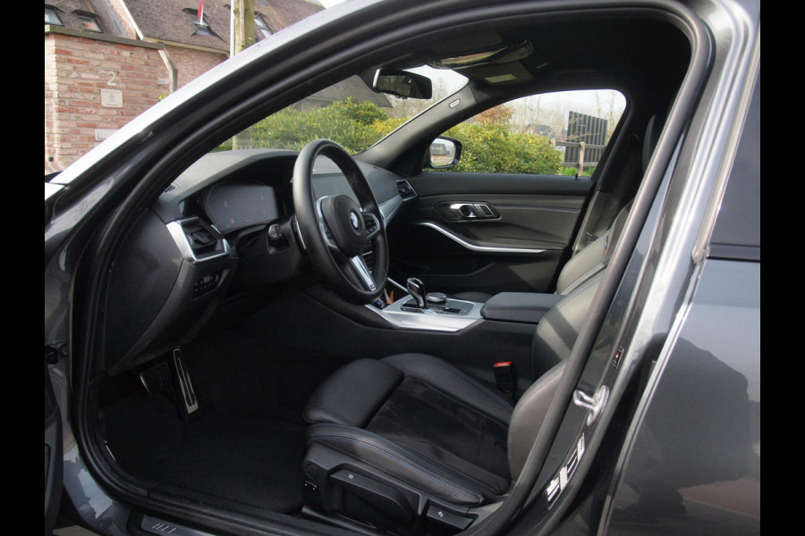BMW 3 Serie Touring 318i Business Edition | M-pakket | Sfeerverlichting | Automaat | Apple Carplay | NL-Auto |