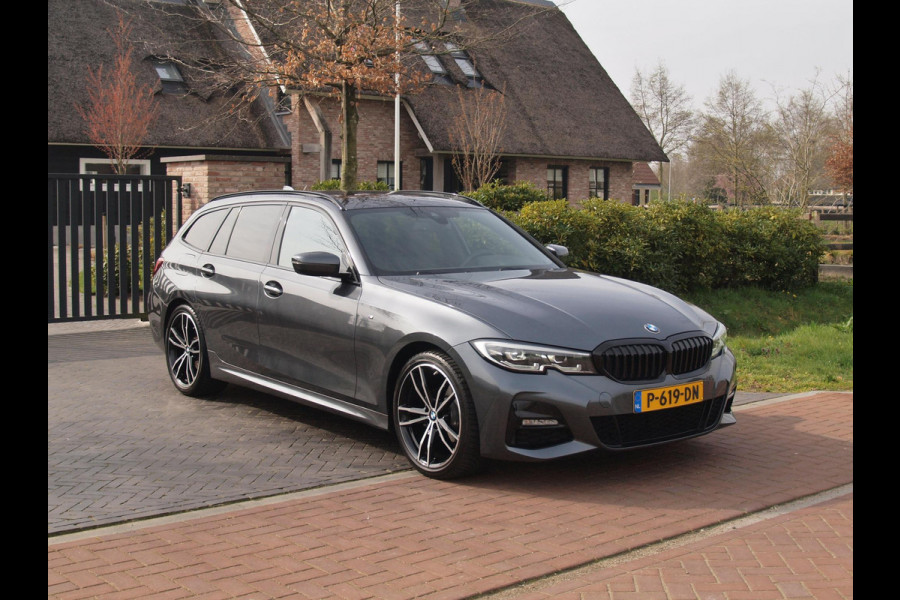 BMW 3 Serie Touring 318i Business Edition | M-pakket | Sfeerverlichting | Automaat | Apple Carplay | NL-Auto |