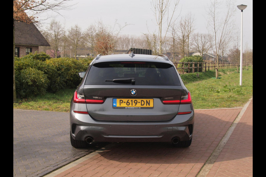 BMW 3 Serie Touring 318i Business Edition | M-pakket | Sfeerverlichting | Automaat | Apple Carplay | NL-Auto |