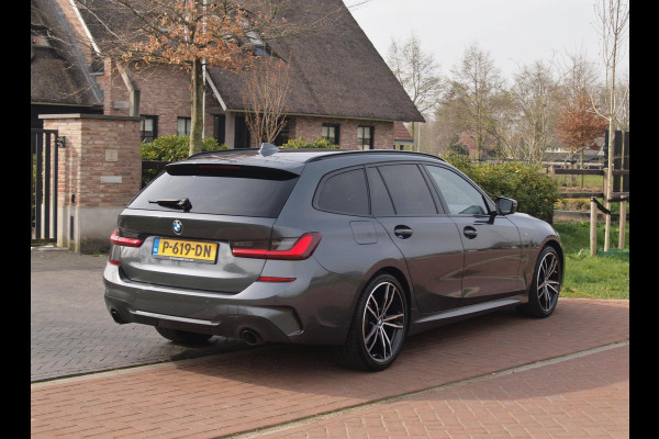 BMW 3 Serie Touring 318i Business Edition | M-pakket | Sfeerverlichting | Automaat | Apple Carplay | NL-Auto |