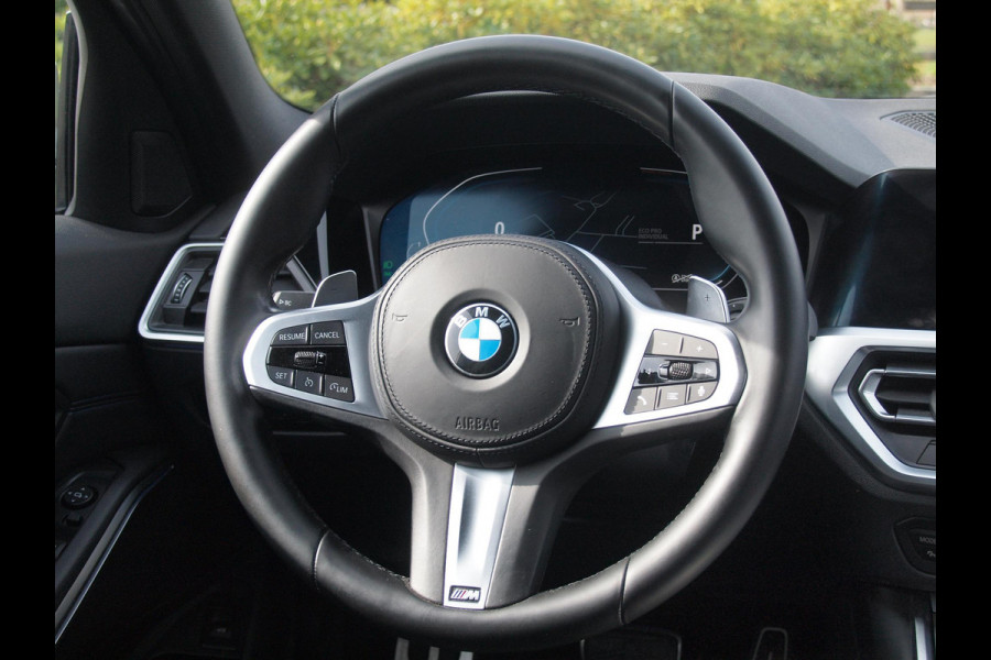 BMW 3 Serie Touring 318i Business Edition | M-pakket | Sfeerverlichting | Automaat | Apple Carplay | NL-Auto |