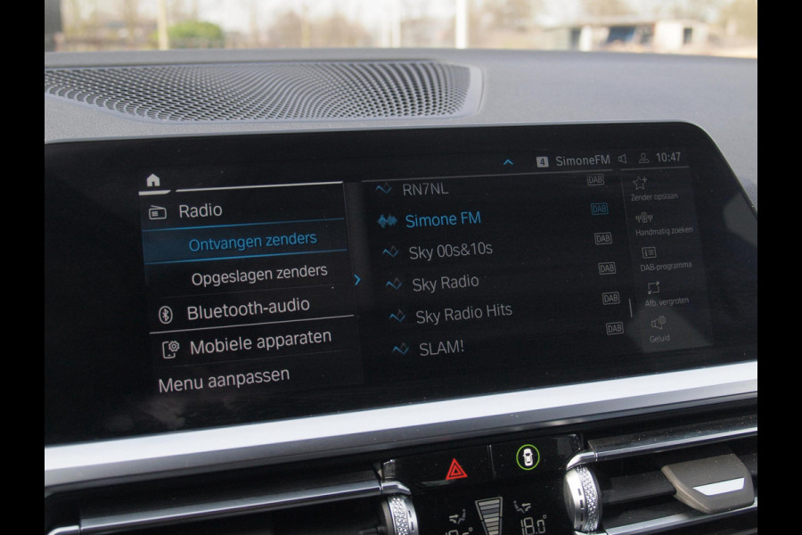 BMW 3 Serie Touring 318i Business Edition | M-pakket | Sfeerverlichting | Automaat | Apple Carplay | NL-Auto |