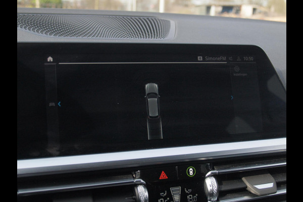 BMW 3 Serie Touring 318i Business Edition | M-pakket | Sfeerverlichting | Automaat | Apple Carplay | NL-Auto |