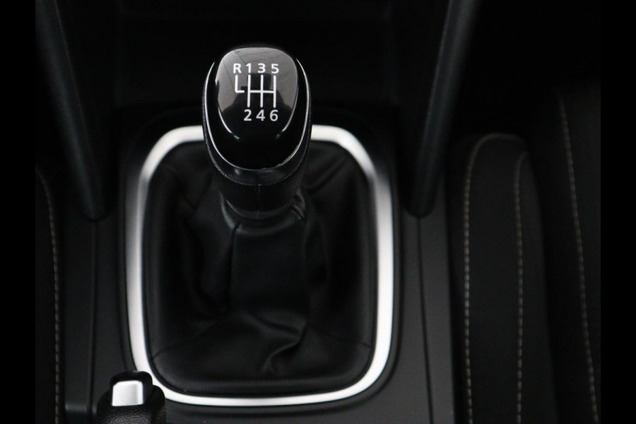 Renault Mégane 1.2 TCe Limited | Trekhaak | Carplay | Navigatie | Keyless | Climate control | DAB | Parkeerhulp | Cruise control | Bluetooth | Getint glas