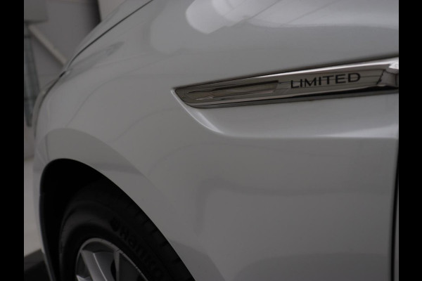 Renault Mégane 1.2 TCe Limited | Trekhaak | Carplay | Navigatie | Keyless | Climate control | DAB | Parkeerhulp | Cruise control | Bluetooth | Getint glas