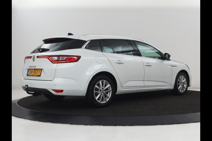 Renault Mégane 1.2 TCe Limited | Trekhaak | Carplay | Navigatie | Keyless | Climate control | DAB | Parkeerhulp | Cruise control | Bluetooth | Getint glas