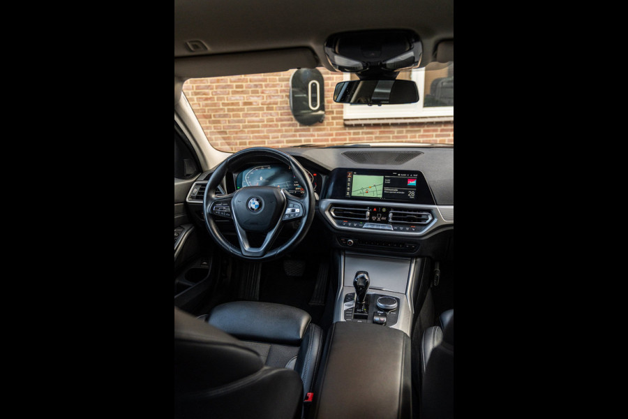 BMW 3 Serie Touring 320d Executive Edition Trekhaak