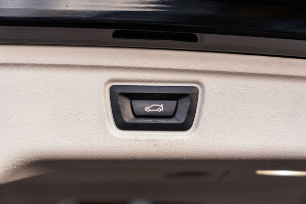 BMW 3 Serie Touring 320d Executive Edition Trekhaak