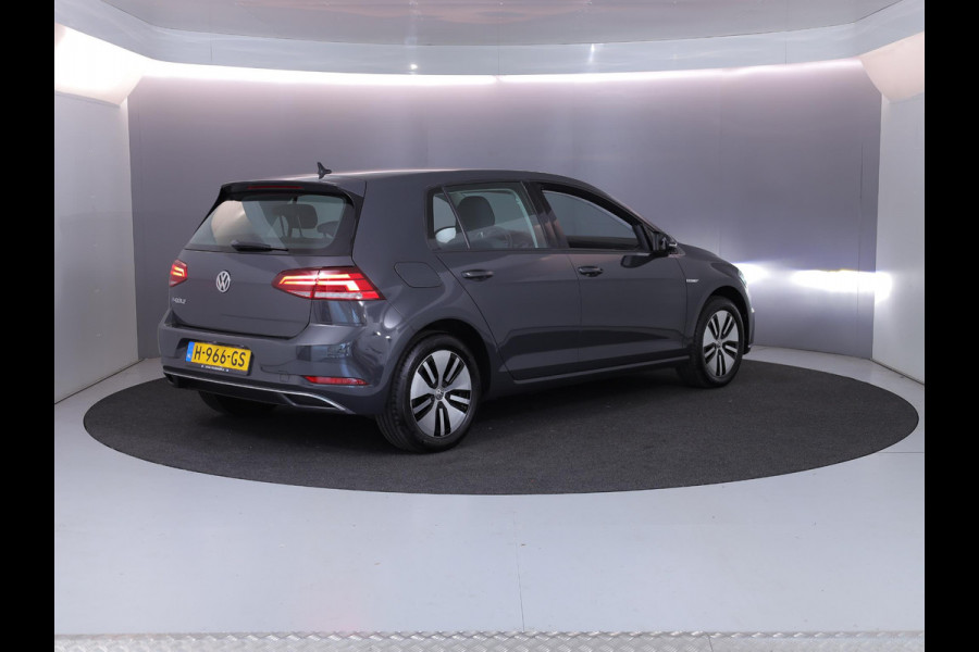 Volkswagen e-Golf E-DITION 136 pk | SOH 94%| Navigatie | Parkeersensoren | Adaptieve cruise control | LED koplampen |Apple Carplay/Android Auto |