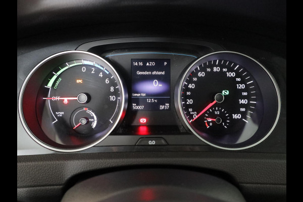 Volkswagen e-Golf E-DITION 136 pk | SOH 94%| Navigatie | Parkeersensoren | Adaptieve cruise control | LED koplampen |Apple Carplay/Android Auto |