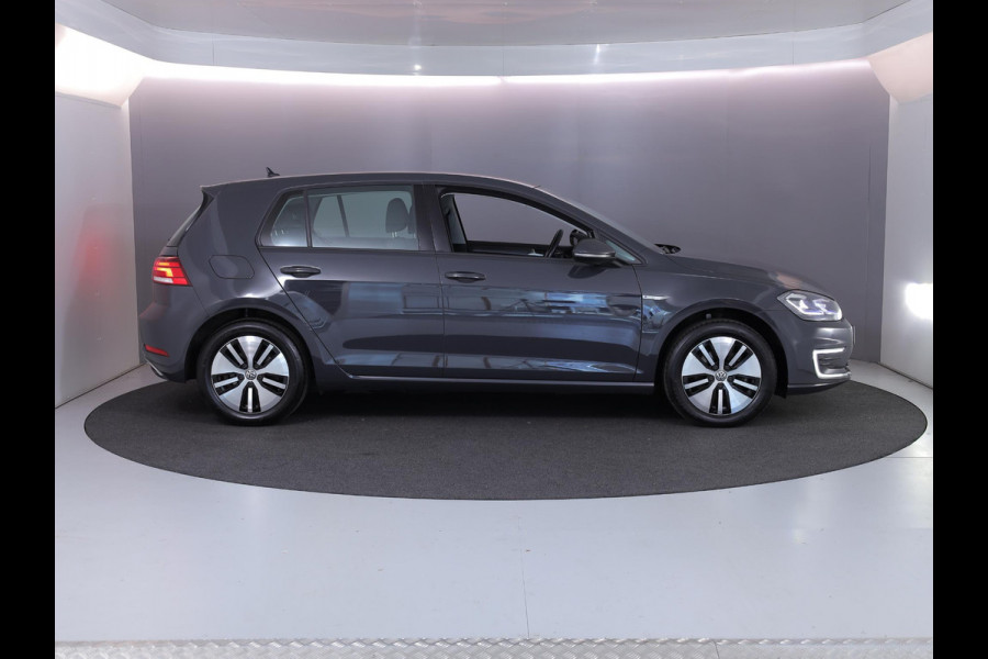 Volkswagen e-Golf E-DITION 136 pk | SOH 94%| Navigatie | Parkeersensoren | Adaptieve cruise control | LED koplampen |Apple Carplay/Android Auto |