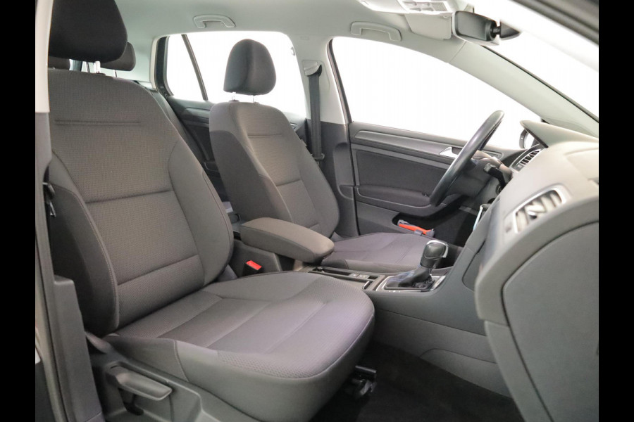 Volkswagen e-Golf E-DITION 136 pk | SOH 94%| Navigatie | Parkeersensoren | Adaptieve cruise control | LED koplampen |Apple Carplay/Android Auto |