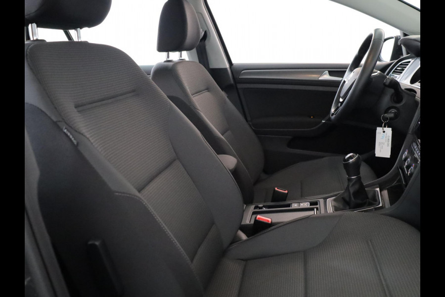 Volkswagen Golf 1.0 TSI Comfortline 115 pk | Navigatie | Parkeersensoren | Adaptieve cruise control | Apple Carplay/Android Auto |