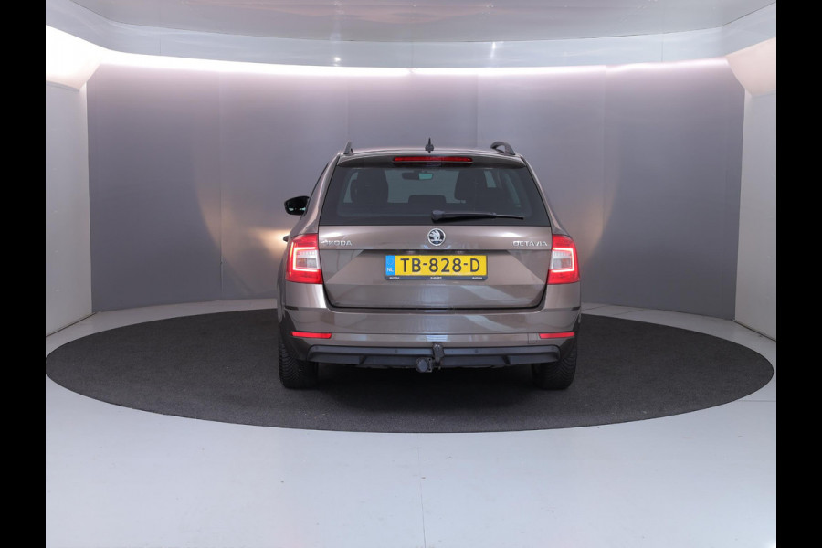 Škoda Octavia Combi 1.0 TSI Greentech Ambition Business 115pk 6bak| trekhaak| navigatie| LM-velgen| Parksensors achter