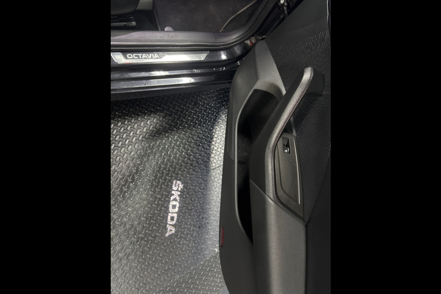 Škoda Octavia Combi 1.0 e-TSI Sport Business Navi | Clima | Cruise | PDC | Trekhaak