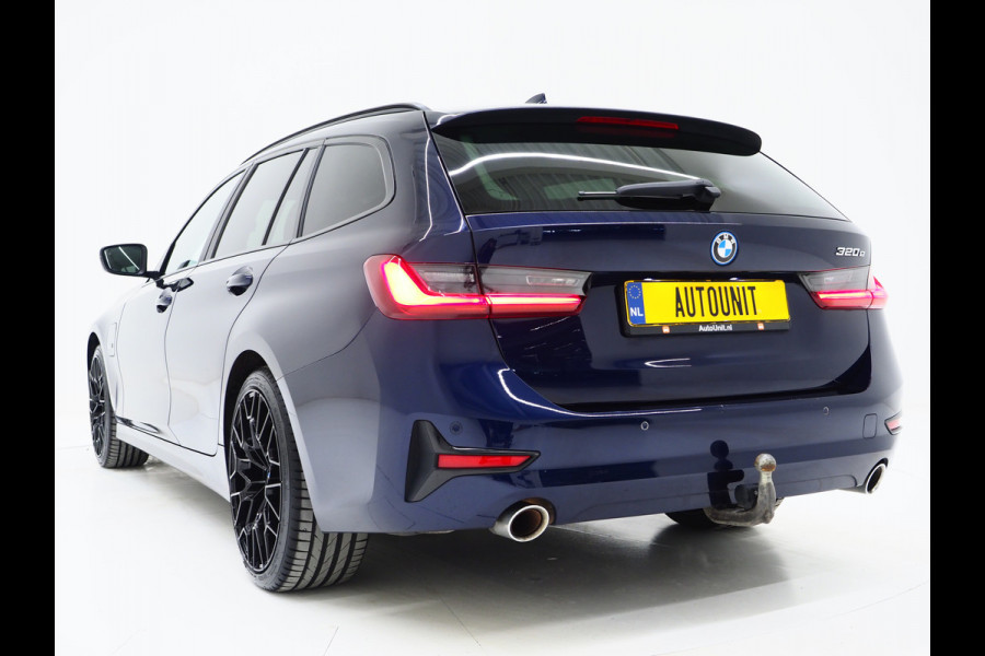 BMW 3 Serie Touring 320e Shadow Line | Trekhaak | Adaptive Cruise | Memory | Stoelverwarming | PDC | Dodehoek | Carplay
