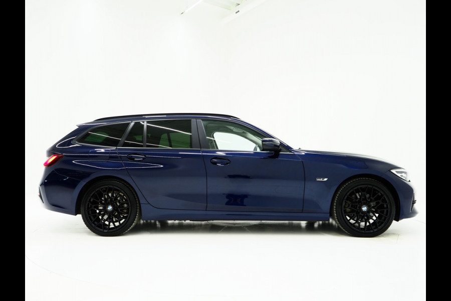 BMW 3 Serie Touring 320e Shadow Line | Trekhaak | Adaptive Cruise | Memory | Stoelverwarming | PDC | Dodehoek | Carplay