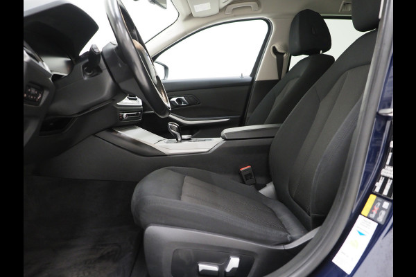 BMW 3 Serie Touring 320e Shadow Line | Trekhaak | Adaptive Cruise | Memory | Stoelverwarming | PDC | Dodehoek | Carplay