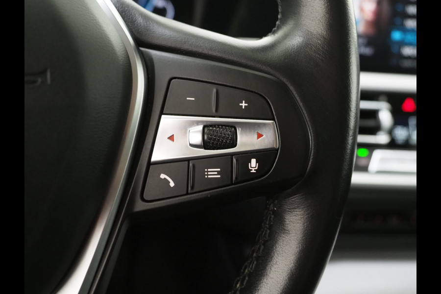BMW 3 Serie Touring 320e Shadow Line | Trekhaak | Adaptive Cruise | Memory | Stoelverwarming | PDC | Dodehoek | Carplay