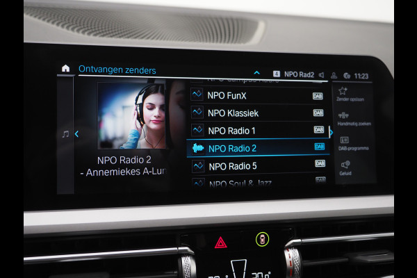 BMW 3 Serie Touring 320e Shadow Line | Trekhaak | Adaptive Cruise | Memory | Stoelverwarming | PDC | Dodehoek | Carplay