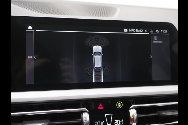 BMW 3 Serie Touring 320e Shadow Line | Trekhaak | Adaptive Cruise | Memory | Stoelverwarming | PDC | Dodehoek | Carplay