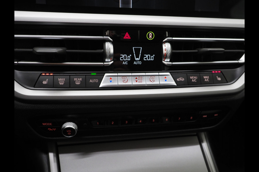 BMW 3 Serie Touring 320e Shadow Line | Trekhaak | Adaptive Cruise | Memory | Stoelverwarming | PDC | Dodehoek | Carplay