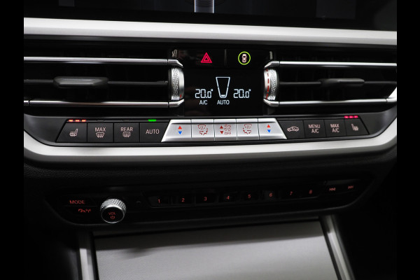 BMW 3 Serie Touring 320e Shadow Line | Trekhaak | Adaptive Cruise | Memory | Stoelverwarming | PDC | Dodehoek | Carplay