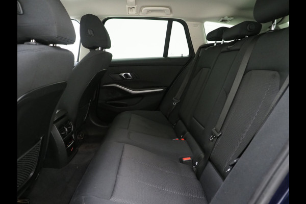 BMW 3 Serie Touring 320e Shadow Line | Trekhaak | Adaptive Cruise | Memory | Stoelverwarming | PDC | Dodehoek | Carplay