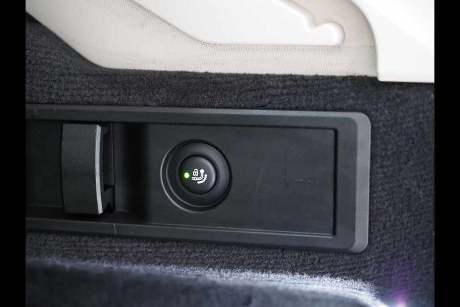 BMW 3 Serie Touring 320e Shadow Line | Trekhaak | Adaptive Cruise | Memory | Stoelverwarming | PDC | Dodehoek | Carplay