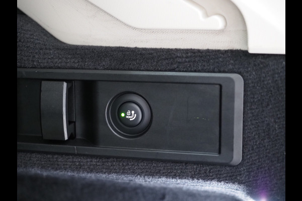 BMW 3 Serie Touring 320e Shadow Line | Trekhaak | Adaptive Cruise | Memory | Stoelverwarming | PDC | Dodehoek | Carplay