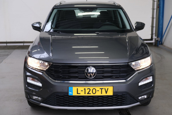 Volkswagen T-Roc 1.5 TSI Style Business Automaat - N.A.P. Airco, Crusie, Navi, PDC, Carplay.