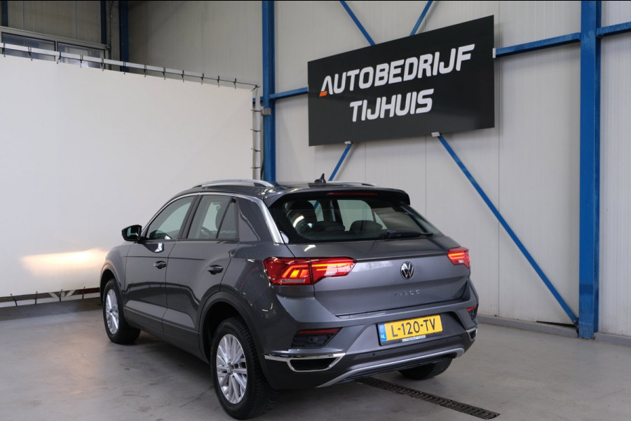 Volkswagen T-Roc 1.5 TSI Style Business Automaat - N.A.P. Airco, Crusie, Navi, PDC, Carplay.