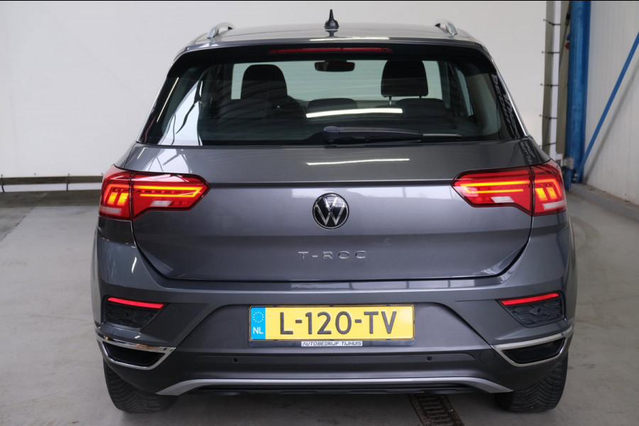 Volkswagen T-Roc 1.5 TSI Style Business Automaat - N.A.P. Airco, Crusie, Navi, PDC, Carplay.