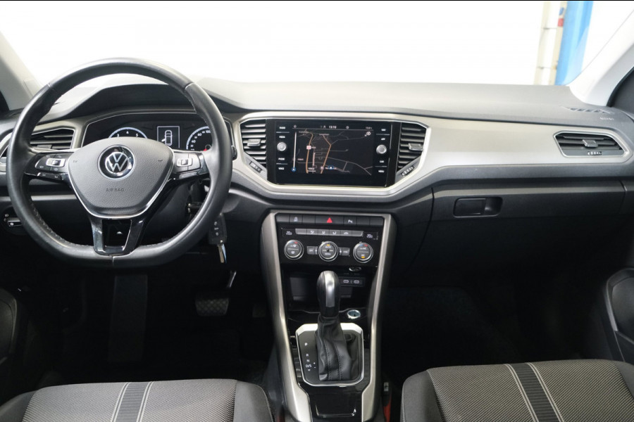 Volkswagen T-Roc 1.5 TSI Style Business Automaat - N.A.P. Airco, Crusie, Navi, PDC, Carplay.