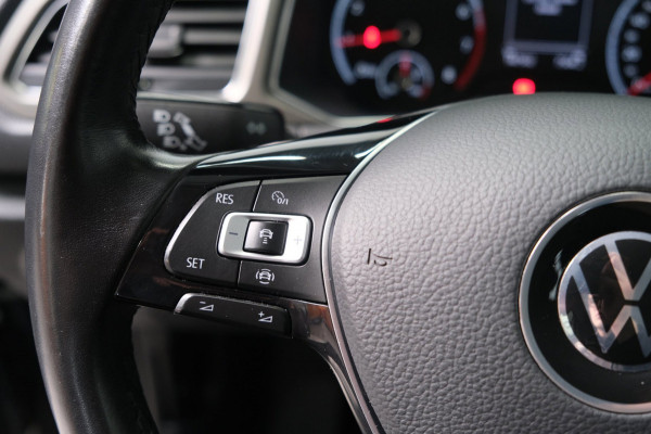 Volkswagen T-Roc 1.5 TSI Style Business Automaat - N.A.P. Airco, Crusie, Navi, PDC, Carplay.
