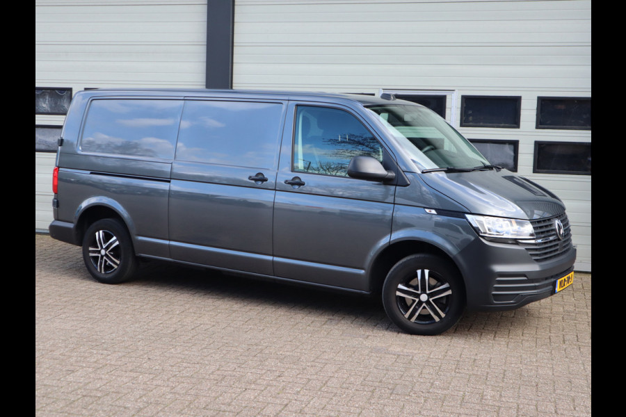 Volkswagen Transporter 2.0 TDI 111pk Euro 6 - Lang L2 - Trekhaak - Cruise - 3 Zits